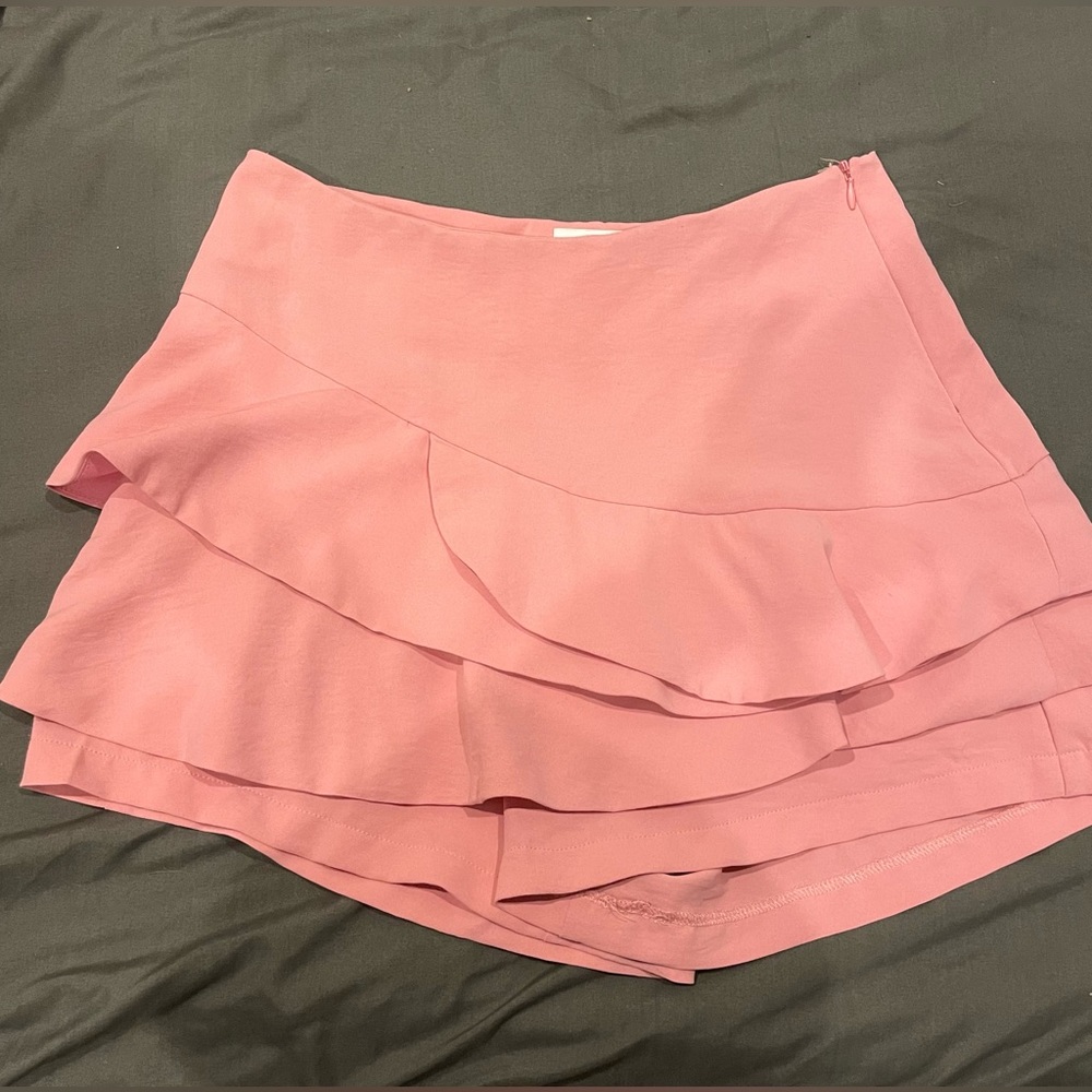 Light pink scort